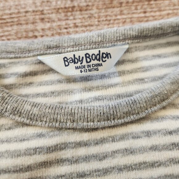 Baby Boden striped gray t-shirt 6-12 months - Picture 2 of 3